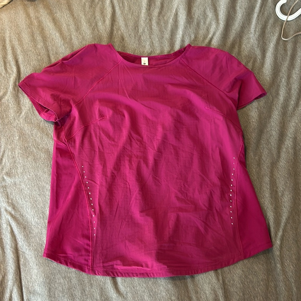 Lululemon tshirt